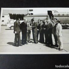 Fotografia antica: LA CORUÑA AEROPUERTO AVION DE AVIACO ALCALDE Y AUTORIDADES FOTOGRAFIA TAMAÑO POSTAL