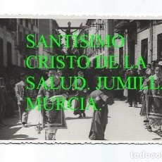 Fotografía antigua: JUMILLA, MURCIA. SANTÍSIMO CRISTO DE LA SALUD EN PROCESIÓN. FOTOS ESCOLANO. JATIVA-26. VALENCIA.
