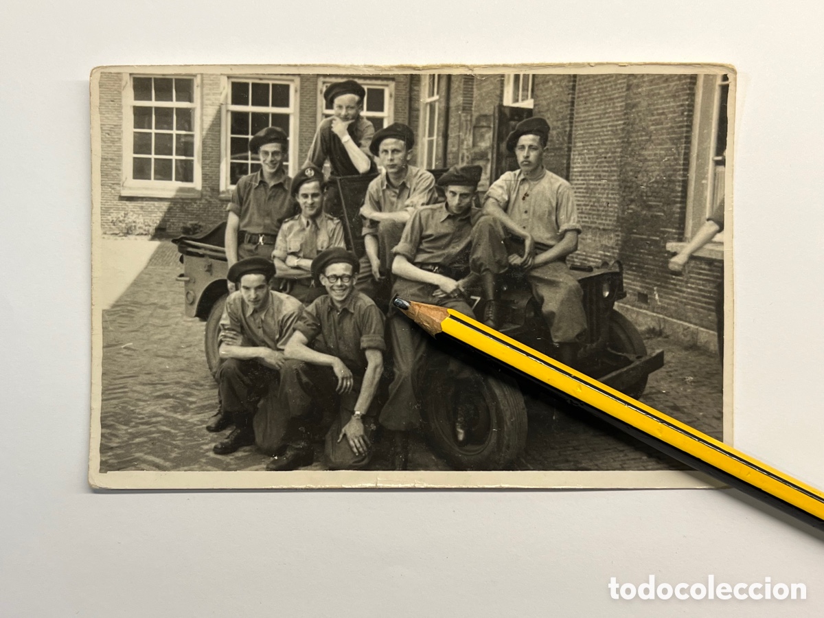 Antique Photography: APELDOORN Holanda Fotograf&iacute;a soldados tras las liberaci&oacute;n de la ciudad, II Guerra Mundial (a.1945)