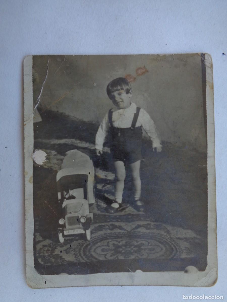 Alte Fotografie: FOTO DE ESTUDIO DE NI&Ntilde;O CON PANTALON CORTO Y CAMION DE JUGUETE