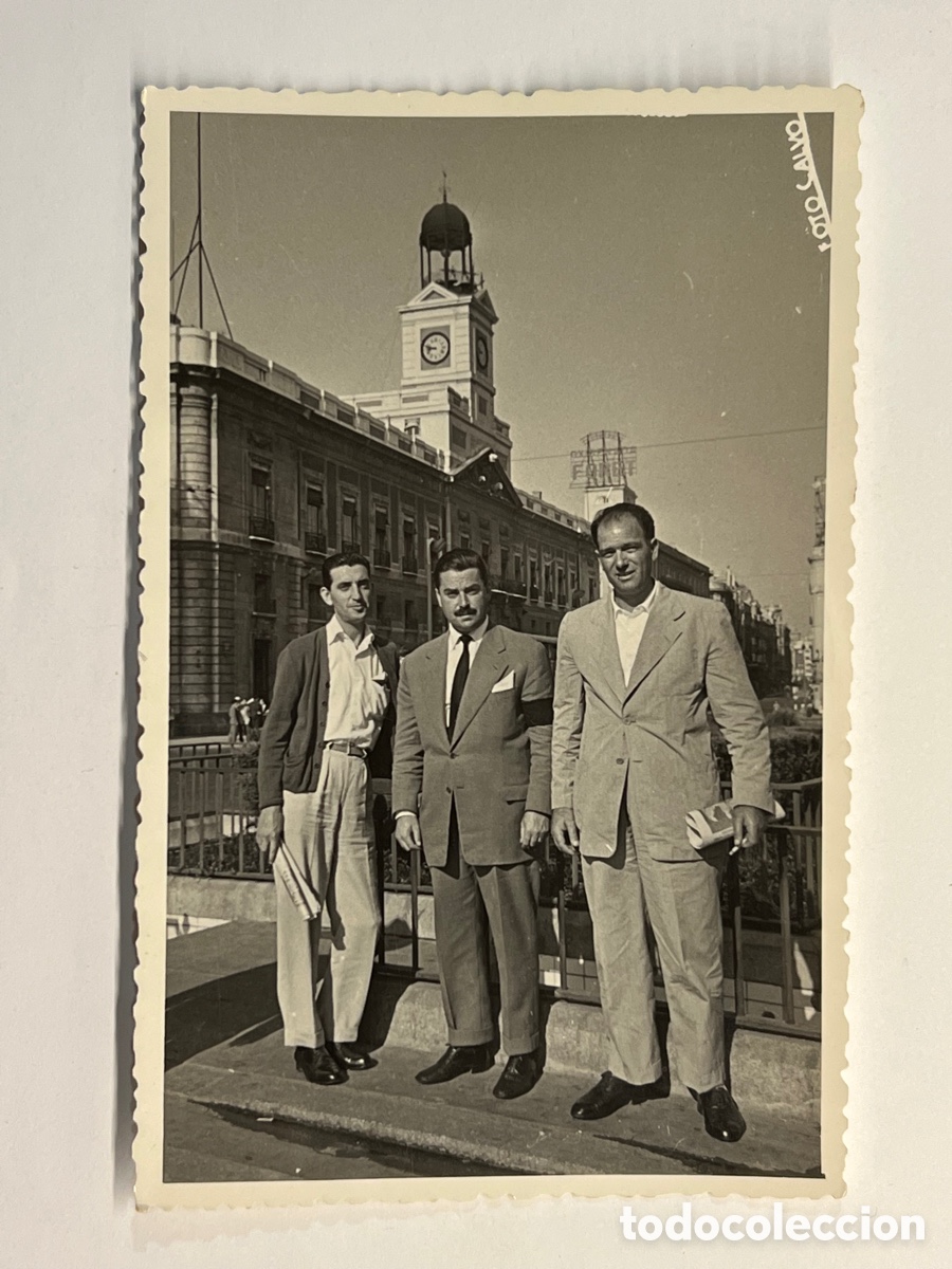 Alte Fotografie: LA VALENCIA QUE FUE&hellip; El Puerto, Edificio del Reloj.. j&oacute;venes emprendedores (a.1954) Reportaje Calvo