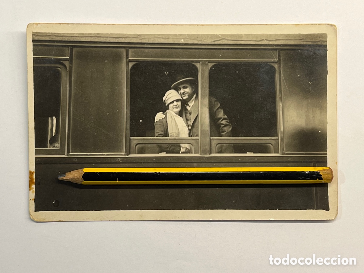 Fotograf&iacute;a antigua: EN EL TREN.. Comenzando la Luna de Miel.. Viaje de Novios (h.1820?)