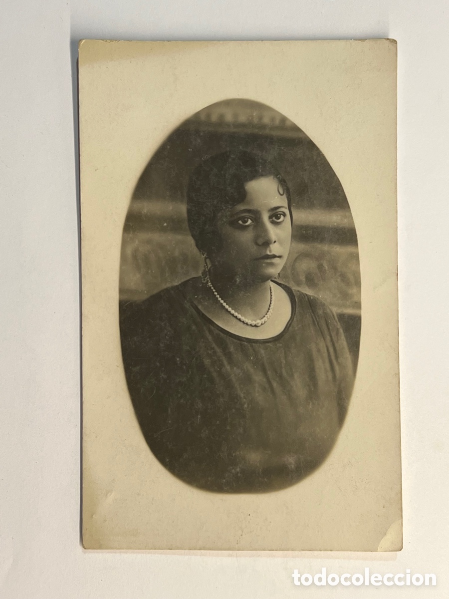 Fotografia antica: FOTOGRAF&Iacute;A ANTIGUA. La joven del Collar de Perlas (h.1930?) Med&iacute;das: 14 x 8 cm.,