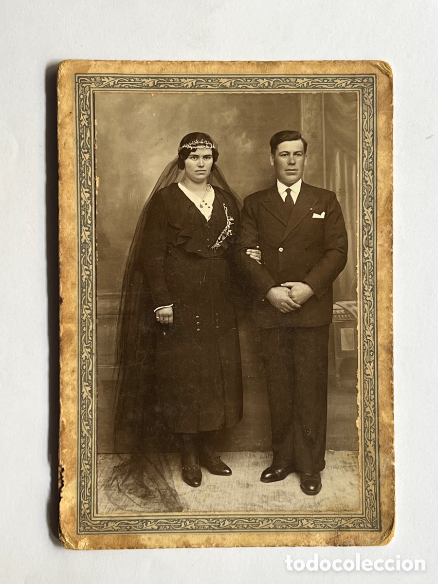 Fotografia antica: RECI&Eacute;N CASADOS DE LUTO.. Fotograf&iacute;a antigua (a.1933)