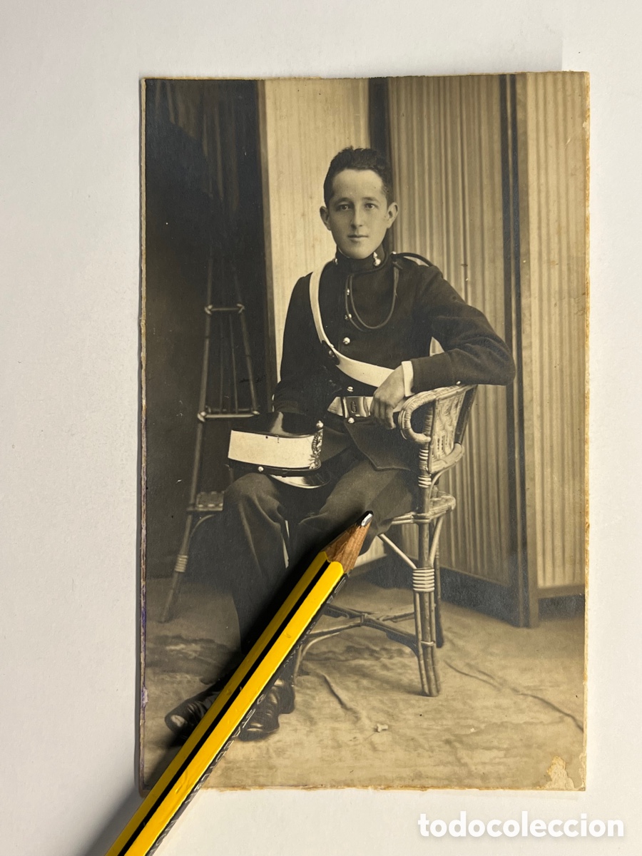 Fotograf&iacute;a antigua: MILITAR. SOLDADO DE LA GUARDIA REAL, CON UNIFORME DE GALA. REGIMIENTO SABOYA No.6 (h.1910?)