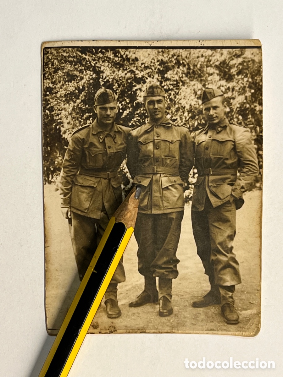 Fotografia antiga: MINUTEROS, fot&oacute;grafos de calle.. PATERNA, Regimiento Artiller&iacute;a No.43, (h.1945?)