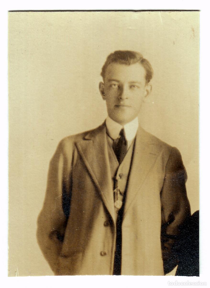 Fotografia antiga: Retrato de guapo caballero con los ojos claros. A&ntilde;os 10.