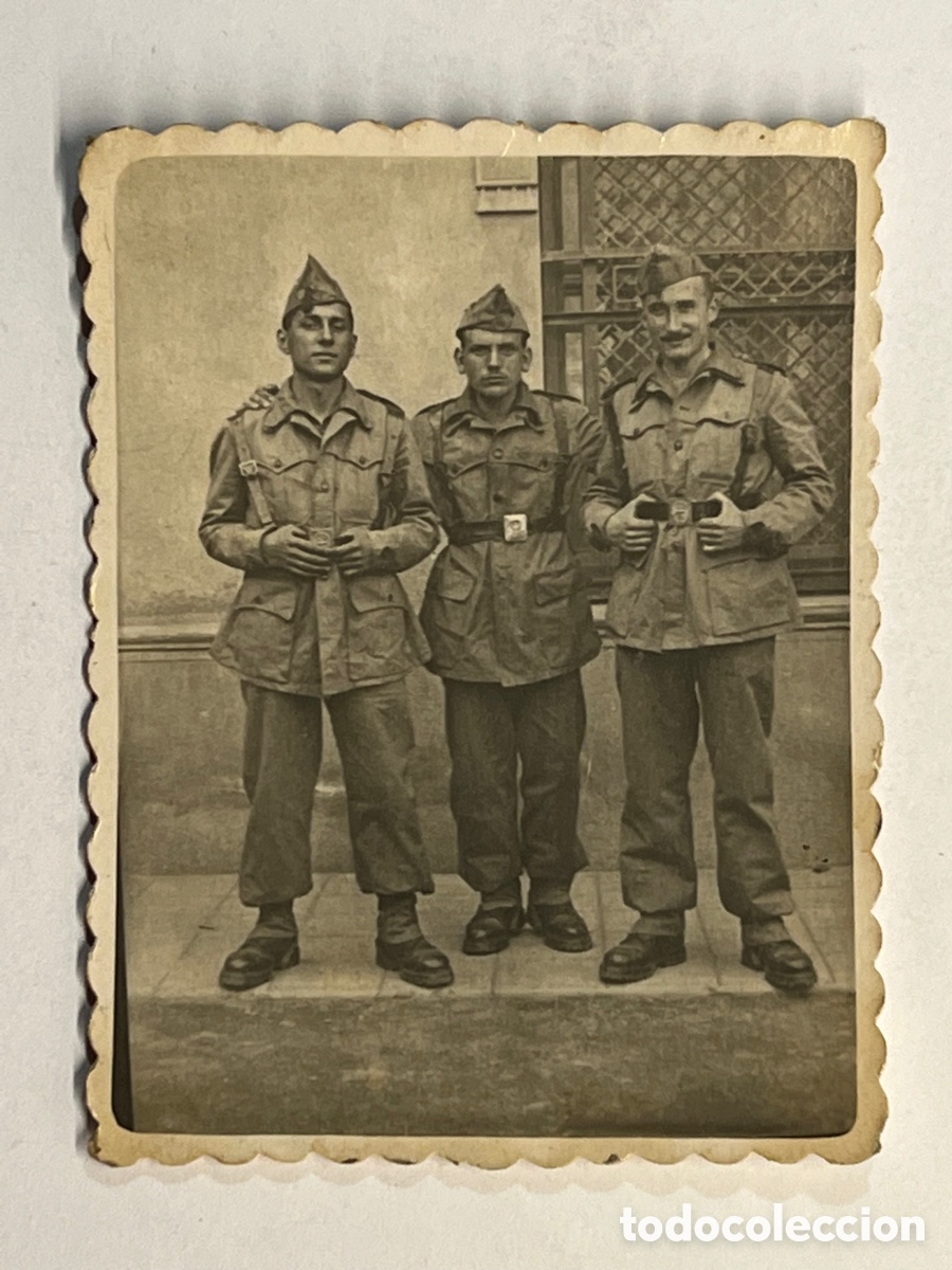 Antique Photography: MINUTEROS. Fotograf&iacute;a Soldados del Bando Nacional.. fotografos de calle (h.1945?)