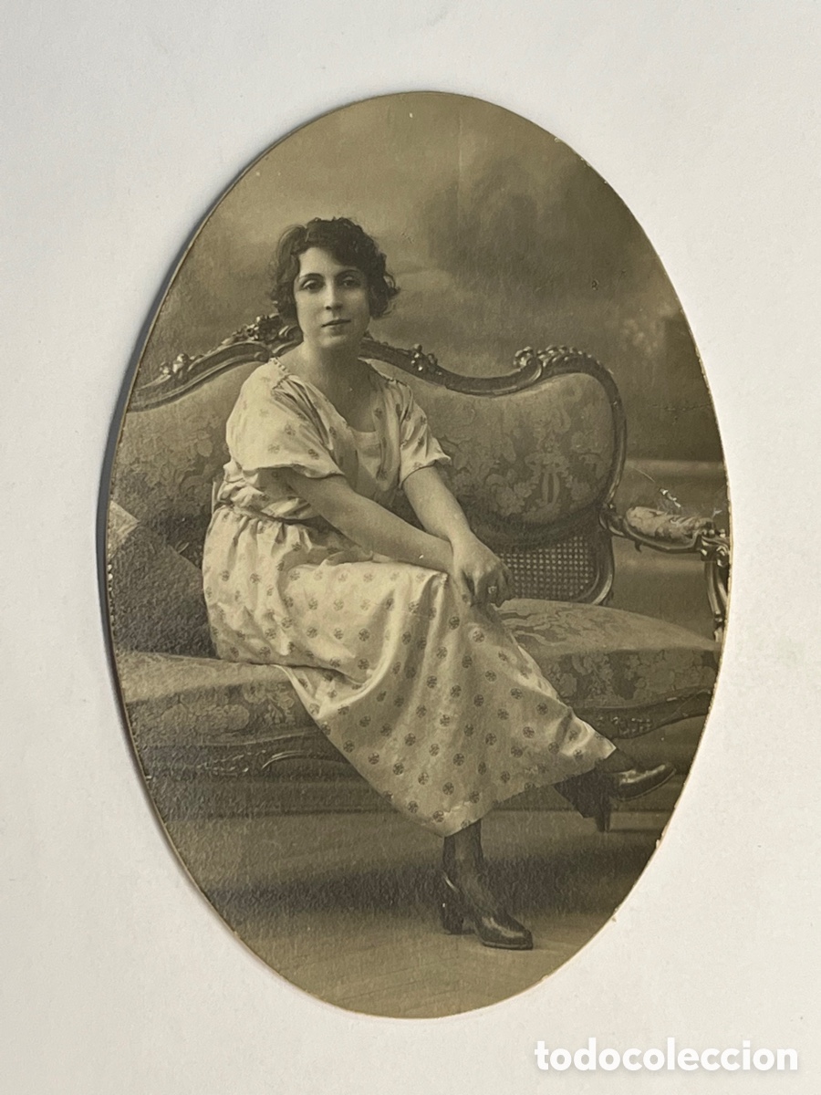 Antique Photography: FOTOGRAF&Iacute;A ANTIGUA. La joven del Div&aacute;n&hellip; (h.1920?)