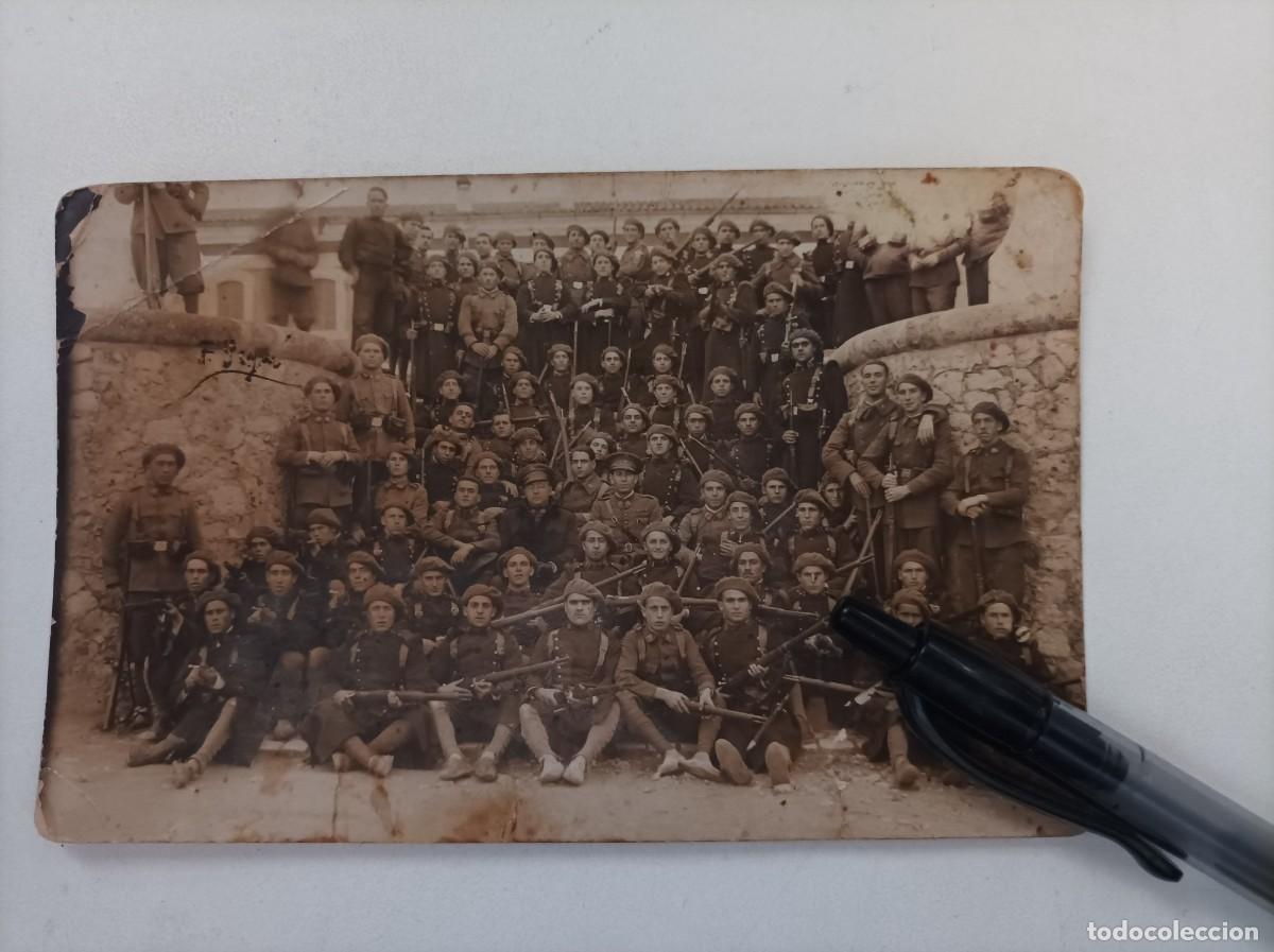 Antique Photography: Fotografia grupal soldados Regimiento Infanter&iacute;a n&ordm; 63. Uniforme del reglamento de 1927.
