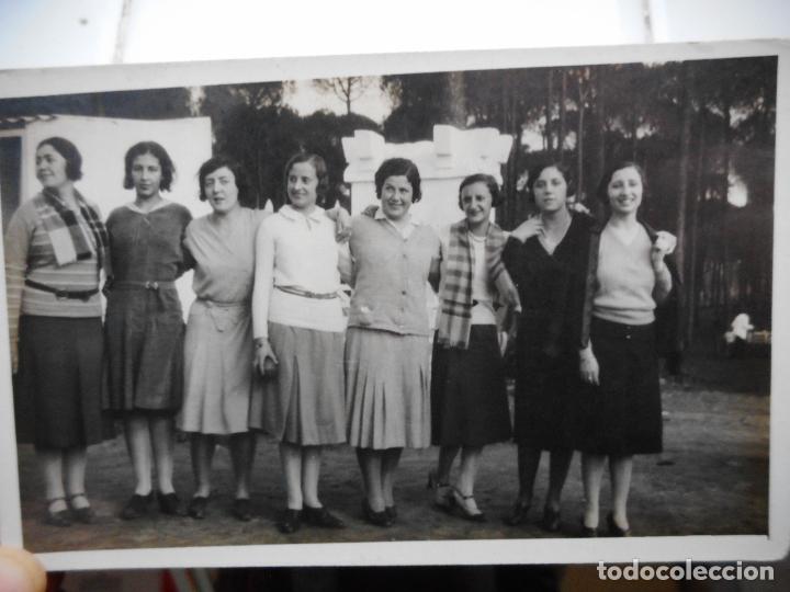 Fotografia antiga: ANTIGUA FOTOGRAFIA GRUPO DE CHICAS ALCALA DE GUADAIRA SEVILLA A&Ntilde;OS 30.40