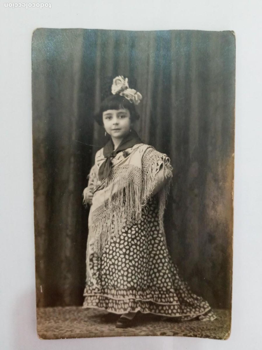 Fotografia antica: PRECIOSA FOTO COLOR DE NI&Ntilde;A VESTIDA DE FLAMENCA Y MANTON DE MAMILA. PRINCIPIOS SIGLO
