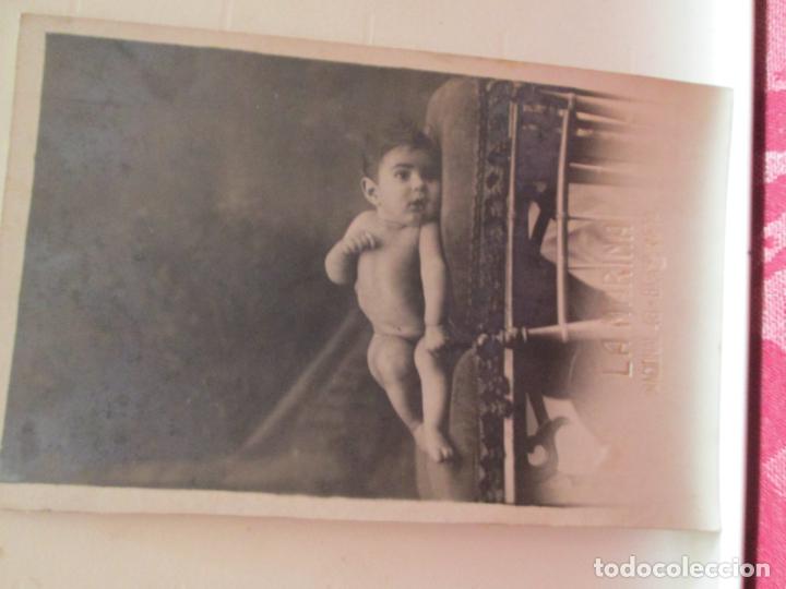 Alte Fotografie: NI&Ntilde;A PEQUE&Ntilde;A RECOSTADA