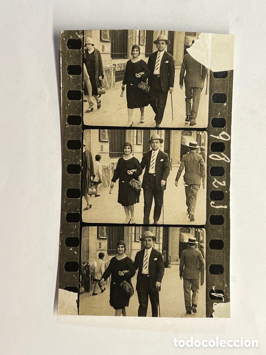 Fotografia antica: MINUTEROS Fotografos de calle, andando por la Gran V&iacute;a (h.1930?)