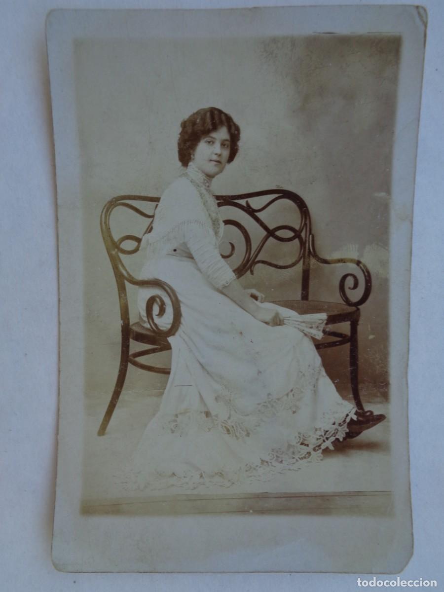 Fotografia antica: PRECIOSA FOTO DE ESTUDIO DE SE&Ntilde;ORITA CON ABANICO , PRINCPIOS DE SIGLO