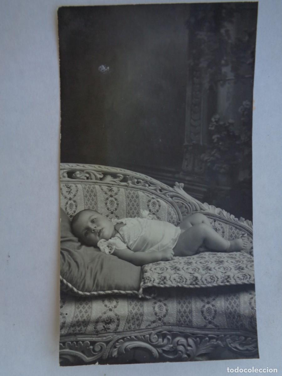 Fotografia antica: PRECIOSA FOTO DE ESTUDIO DE BEBE TAL SE VE , PRINCIPIOS DE SIGLO.