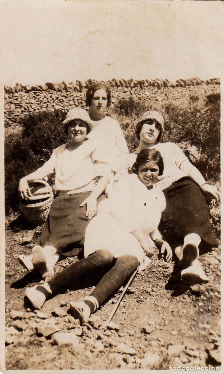 Fotografia antica: Mujeres modernas de los a&ntilde;os 20 az