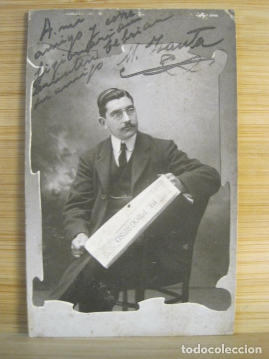 Alte Fotografie: HOMBRE LEYENDO EL PROGRESO-FOTOGRAFO J.E. PUIG-TARJETA POSTAL-VER FOTOS-(102.765)
