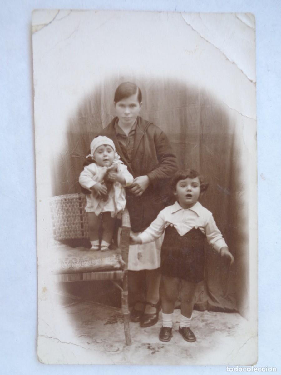 Fotografia antiga: MINUTERO DE FOTOGRAFO CALLEJERO DE MADRE CON HIJOS , PRINCIPIOS DE SIGLO