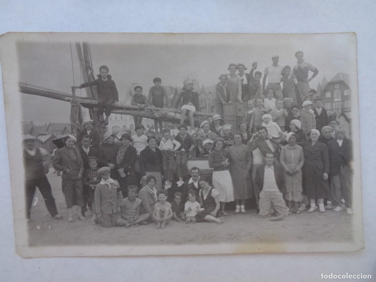 Fotografia antiga: FOTO DE GENTE EN UN BARCO VARADO, HAY MARINEROS, ETC . PRINCIPIOS DE SIGLO