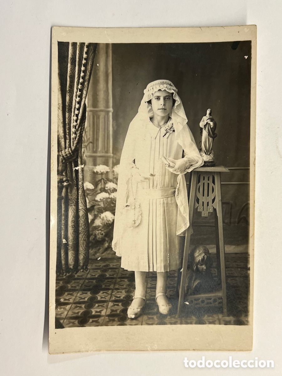 Alte Fotografie: FOTOGRAF&Iacute;A. Ni&ntilde;a de Primera Comuni&oacute;n&hellip; Retrato de Est&uacute;dio. Fotografo An&oacute;nimo (h.1920?)