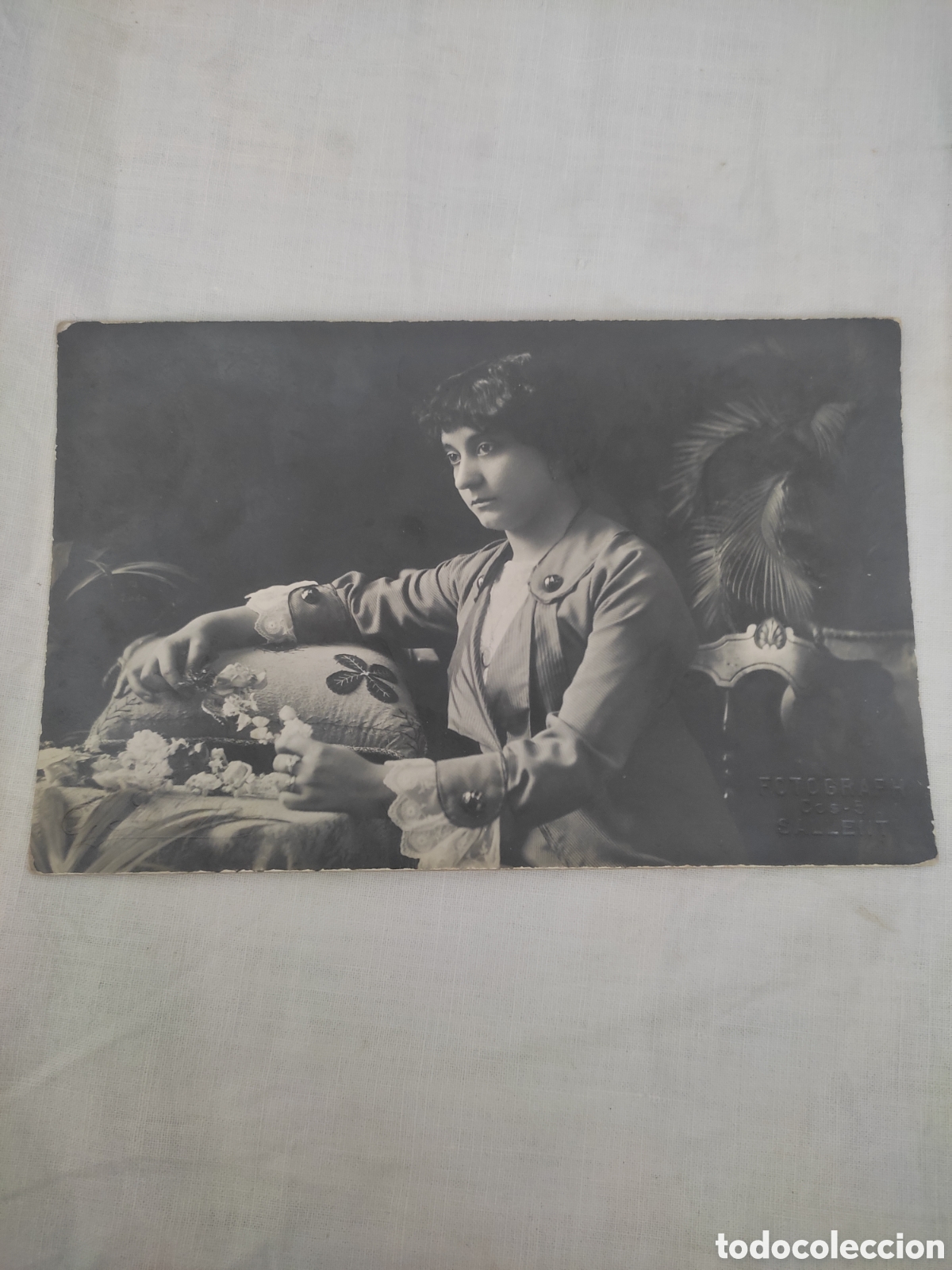 Alte Fotografie: Fotograf&iacute;a postal modernista de una chica posando en estudio foto j.llanas sallent - sallent de llob