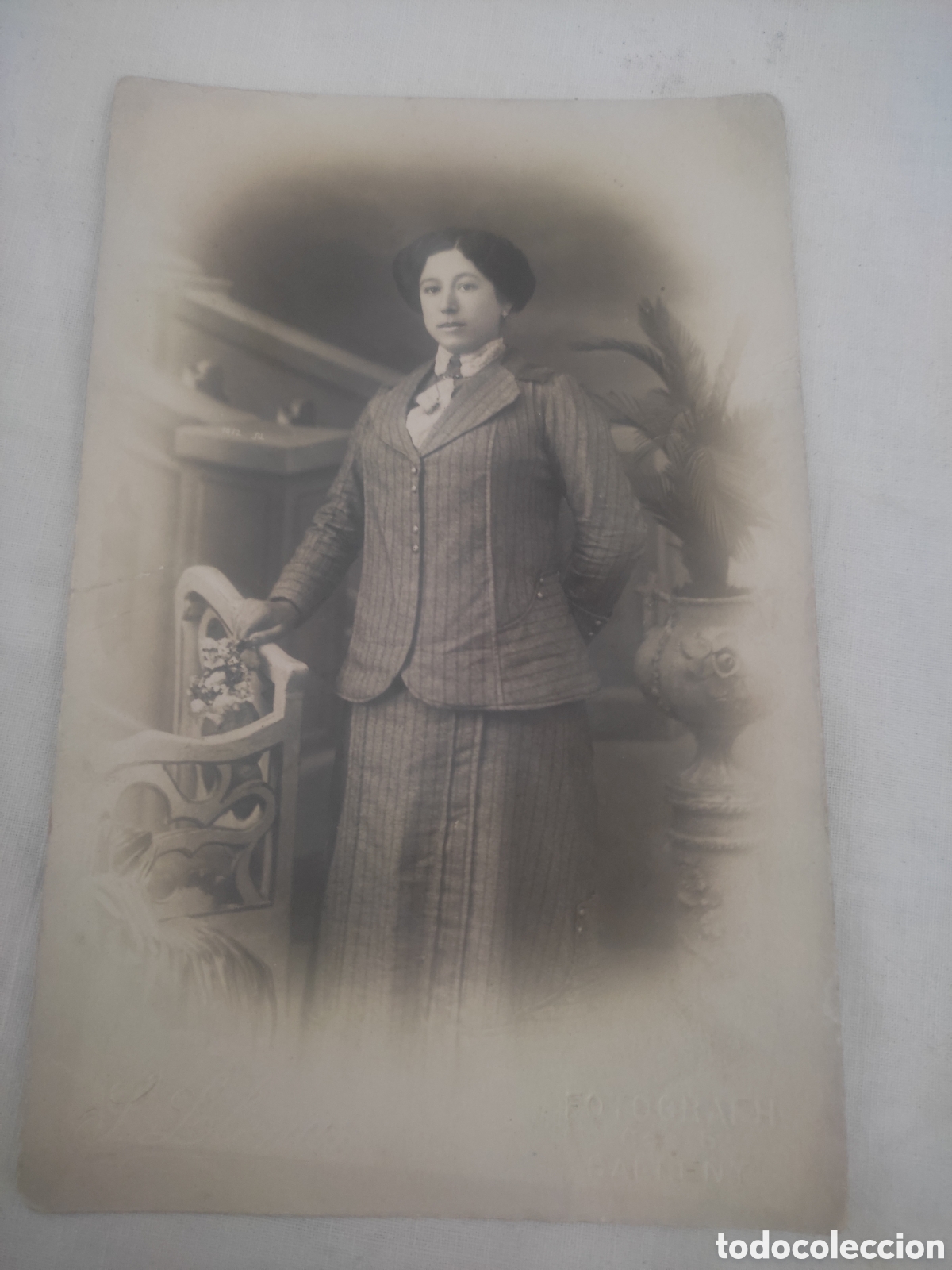 Alte Fotografie: Buena foto modernista de mujer posando fotograf&iacute;a a llenas, Sallent de llobregat
