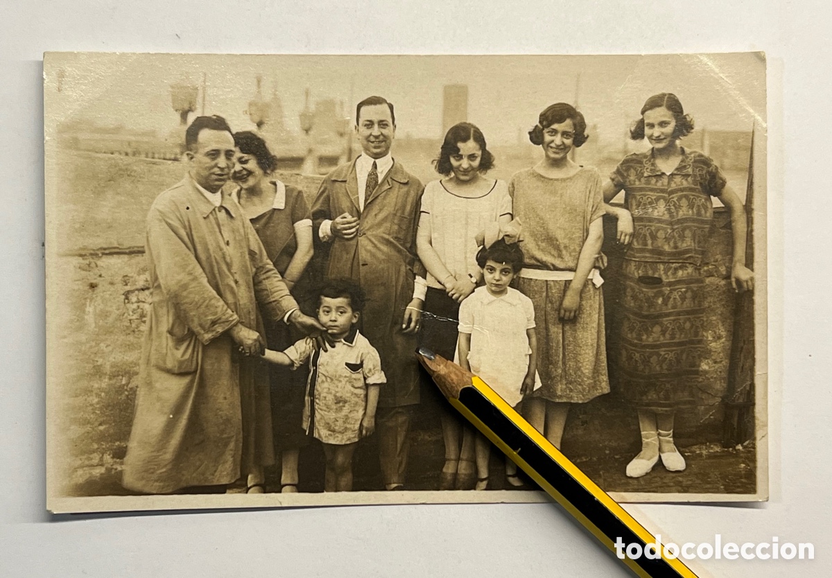 Alte Fotografie: FOTOGRAF&Iacute;A ANTIGUA.. Aquellas familias numerosas&hellip; (h.1920?) Med&iacute;das: 14 x 9 cm.,