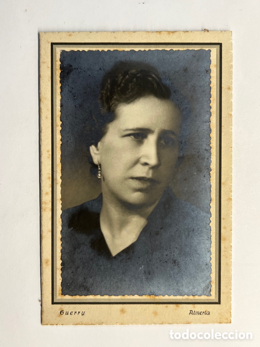 Fotografia antiga: ALMER&Iacute;A, est&uacute;dio fotogr&aacute;fico GUERRY.. Retrato Se&ntilde;ora (h.1945?) Med&iacute;das: 14 x 9 cm.,