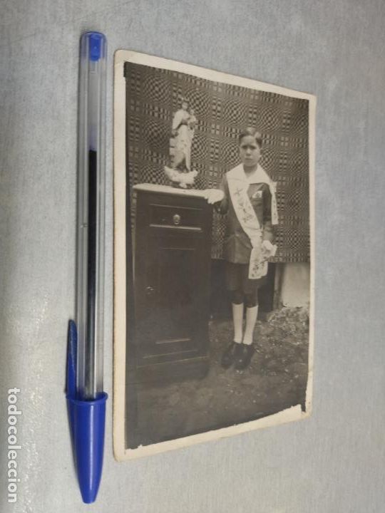 Alte Fotografie: FOTO TARJETA POSTAL ANTIGUA, NI&Ntilde;O COMUNI&Oacute;N? / TARJETA POSTAL