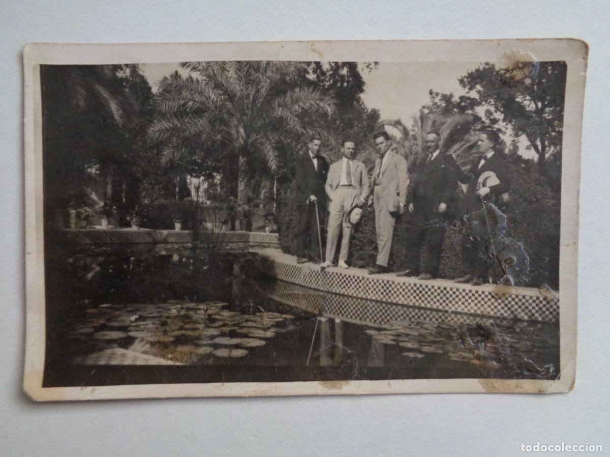 Alte Fotografie: MINUTERO DE FOTOGRAFO CALLEJERO DE SE&Ntilde;ORES ELEGANTES, CON SOMBREROS, ETC. PRINCIPIOS SIGLO