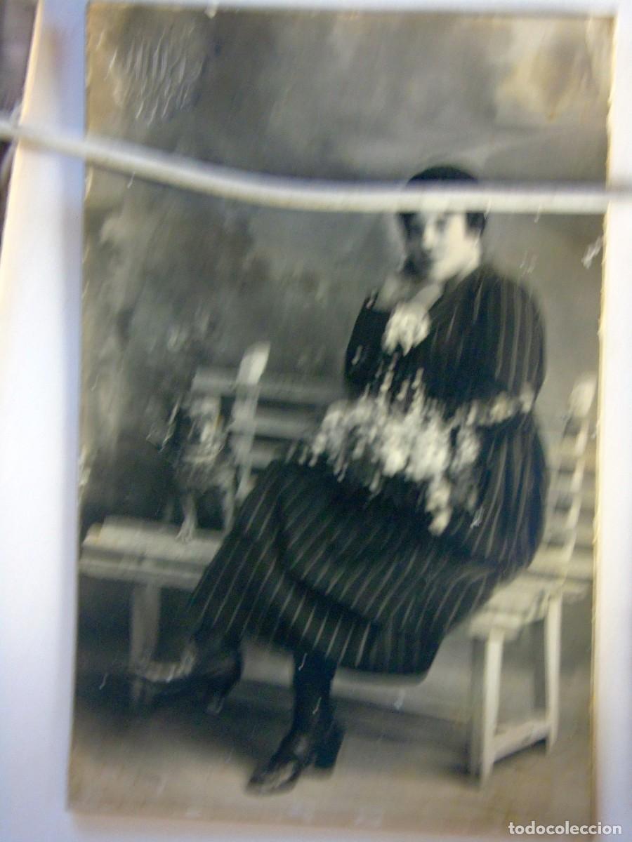 Fotograf&iacute;a antigua: FOTOGRAFIA JOVEN POSANDO J. LLOPIS SOPORTE CARTON GRUESO A&Ntilde;O 1923 CON MONOESCRITO TRASERO