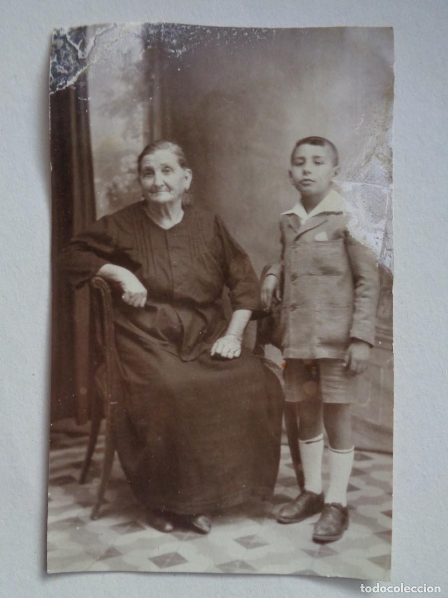 Antique Photography: PRECIOSA FOTO DE ESTUDIO DE SE&Ntilde;ORA ABUELA CON NI&Ntilde;O ELEGANTE CON PANTALON CORTO. A&Ntilde;OS 30