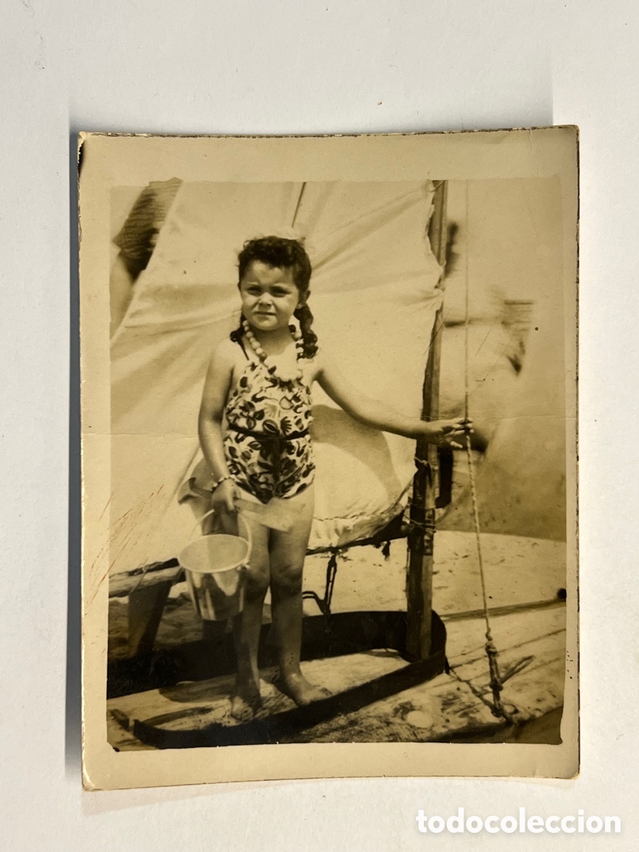 Antique Photography: MINUTEROS, fot&oacute;grafos de calle.. Ni&ntilde;a navegando en alta mar.. (h.1945?)