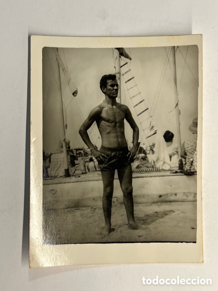 Fotograf&iacute;a antigua: MINUTEROS, fot&oacute;grafos de calle.. Joven valenciano en las Arenas Playa.. (h.1960?)