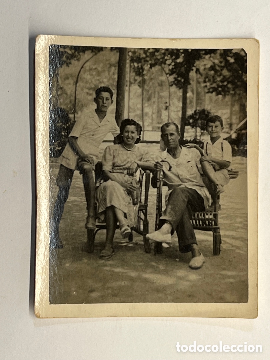 Photographie ancienne: MINUTEROS, fot&oacute;grafos de calle&hellip; en el parque disfrutando del verano (h.1945?) Med&iacute;das: 9 x 7