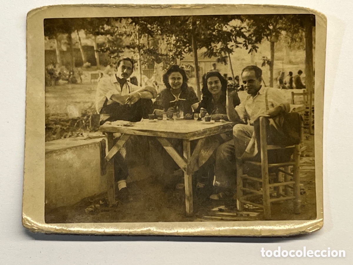 Photographie ancienne: MINUTEROS, fot&oacute;grafos de calle&hellip; en el merendero disfrutando del verano (h.1945?)