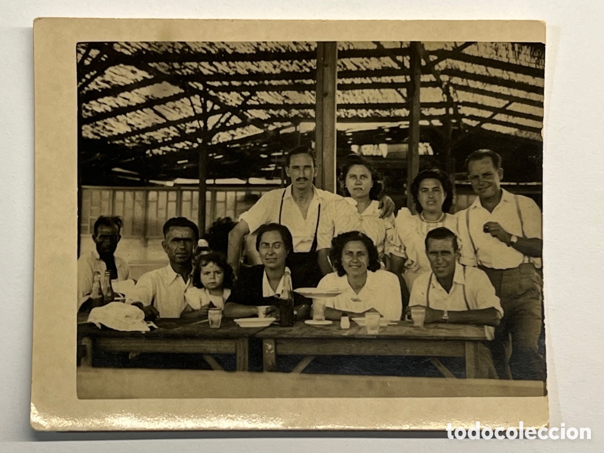 Photographie ancienne: MINUTEROS, fot&oacute;grafos de calle&hellip; en el merendero disfrutando del verano (h.1945?)