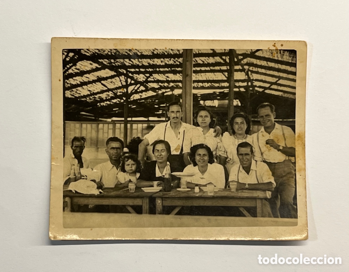 Photographie ancienne: MINUTEROS, fot&oacute;grafos de calle&hellip; en el merendero disfrutando del verano (h.1945?)
