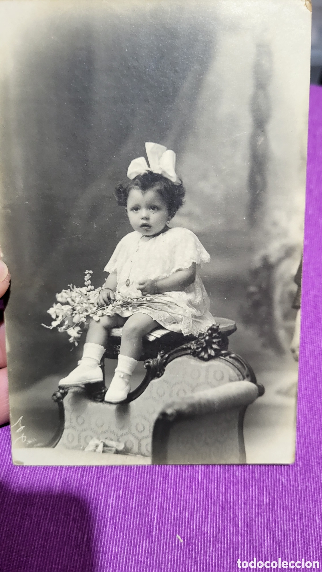 Alte Fotografie: Fotograf&iacute;a antigua alb&uacute;mina retrato de una Ni&ntilde;a usada