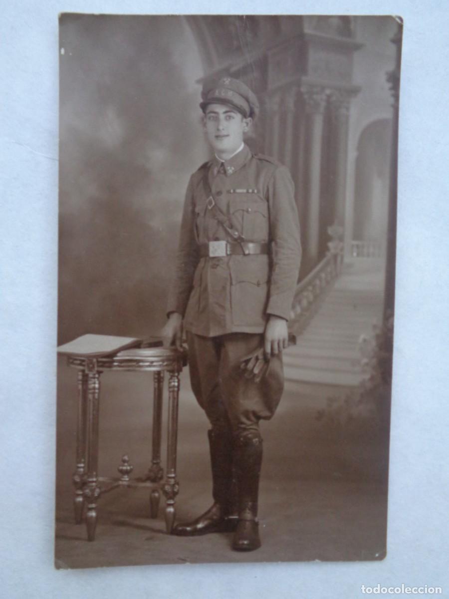 Fotograf&iacute;a antigua: REPUBLICA: FOTO DE ESTUDIO DE MILITAR DE CABALLERIA , E C M EN LA GORRA