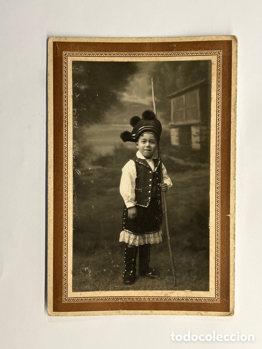 Antique Photography: NI&Ntilde;OS. Fotograf&iacute;a antigua Ni&ntilde;o Gallego con Traje Regional&hellip; (h.1920?) Med&iacute;das: 15 x 9 cm.,