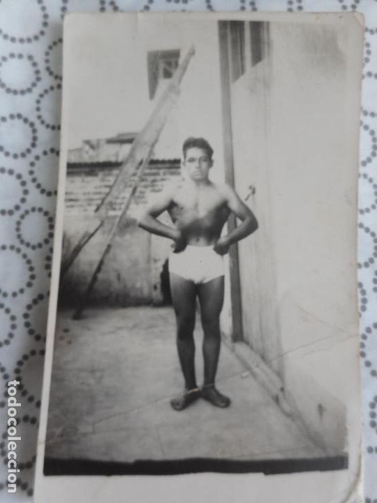 Fotografia antiga: ANTIGUA FOTOGRAFIA DE CHICO EN BA&Ntilde;ADOR MUSCULATURA CULTURISMO A&Ntilde;OS 30