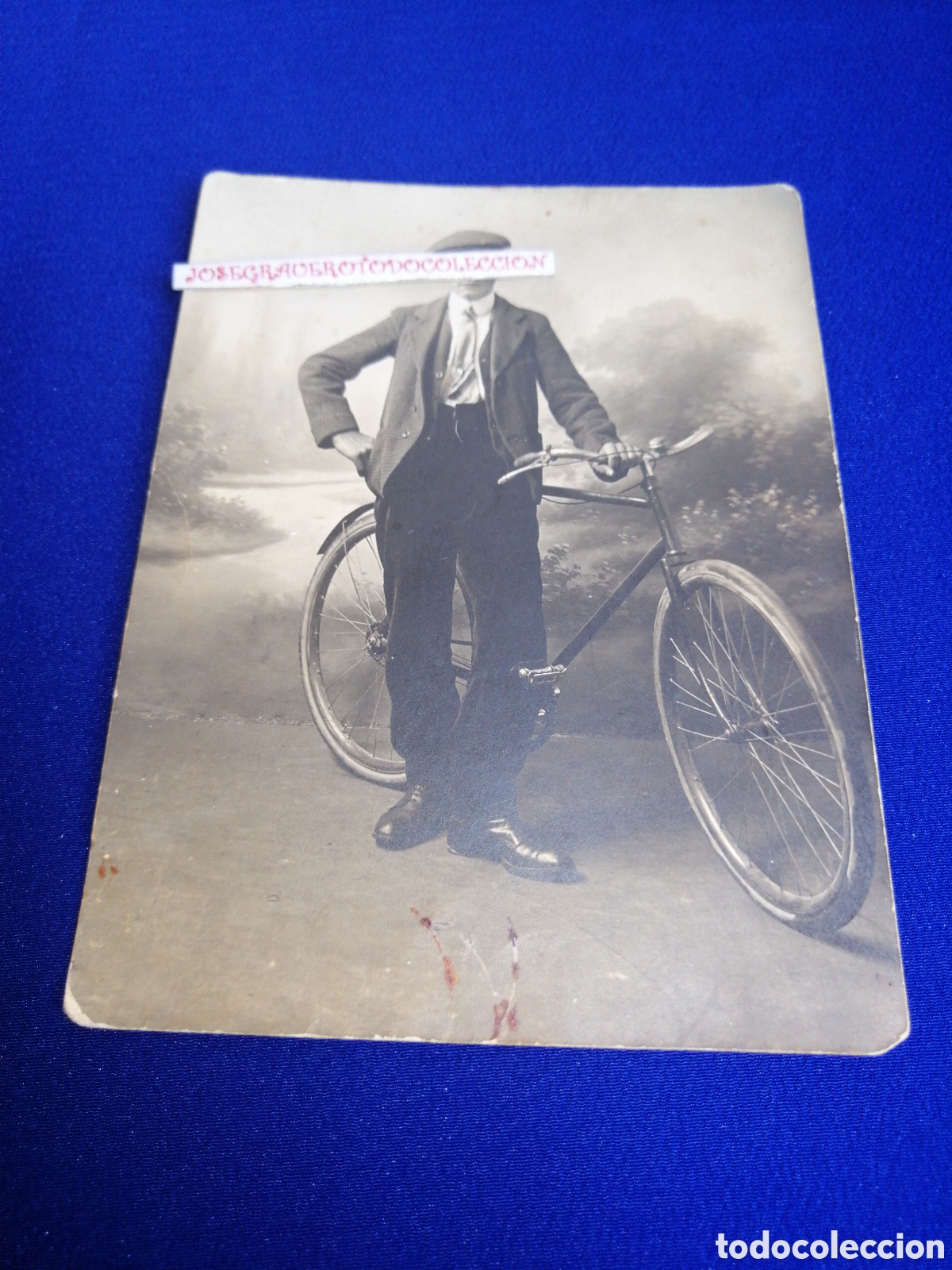 Alte Fotografie: CICLISTA MODELO POSANDO BICICLETA ANTIGUA FOTOGRAF&Iacute;A POSTAL ANTIGUA