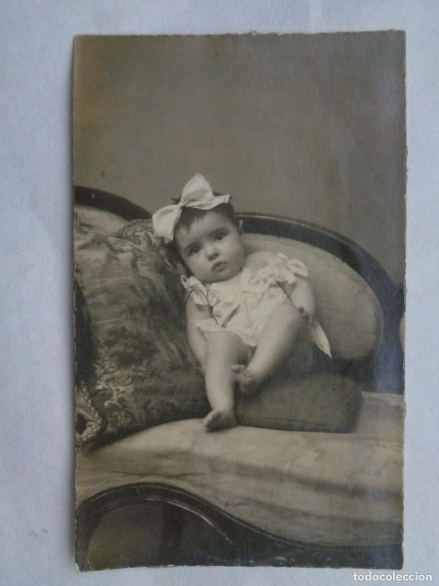 Fotografia antiga: PRECIOSA FOTO DE ESTUDIO DE NI&Ntilde;A PEQUE&Ntilde;A, PRINCIPIOS SIGLO.