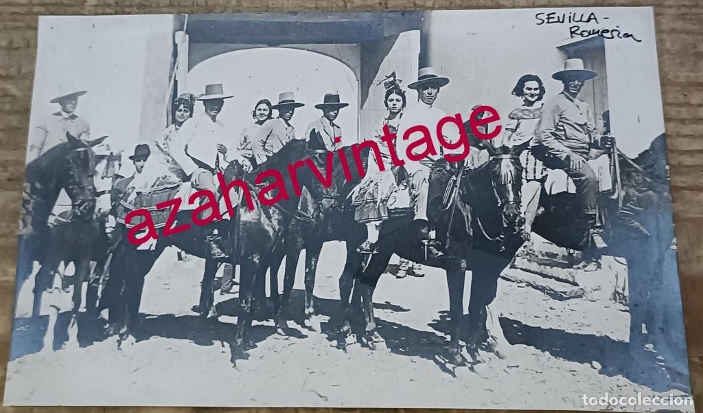 Fotografia antiga: DOS HERMANAS, A&Ntilde;OS 20, CABALLISTAS ROMERIA DE VALME O QUINTILLO, 14X9 CMS