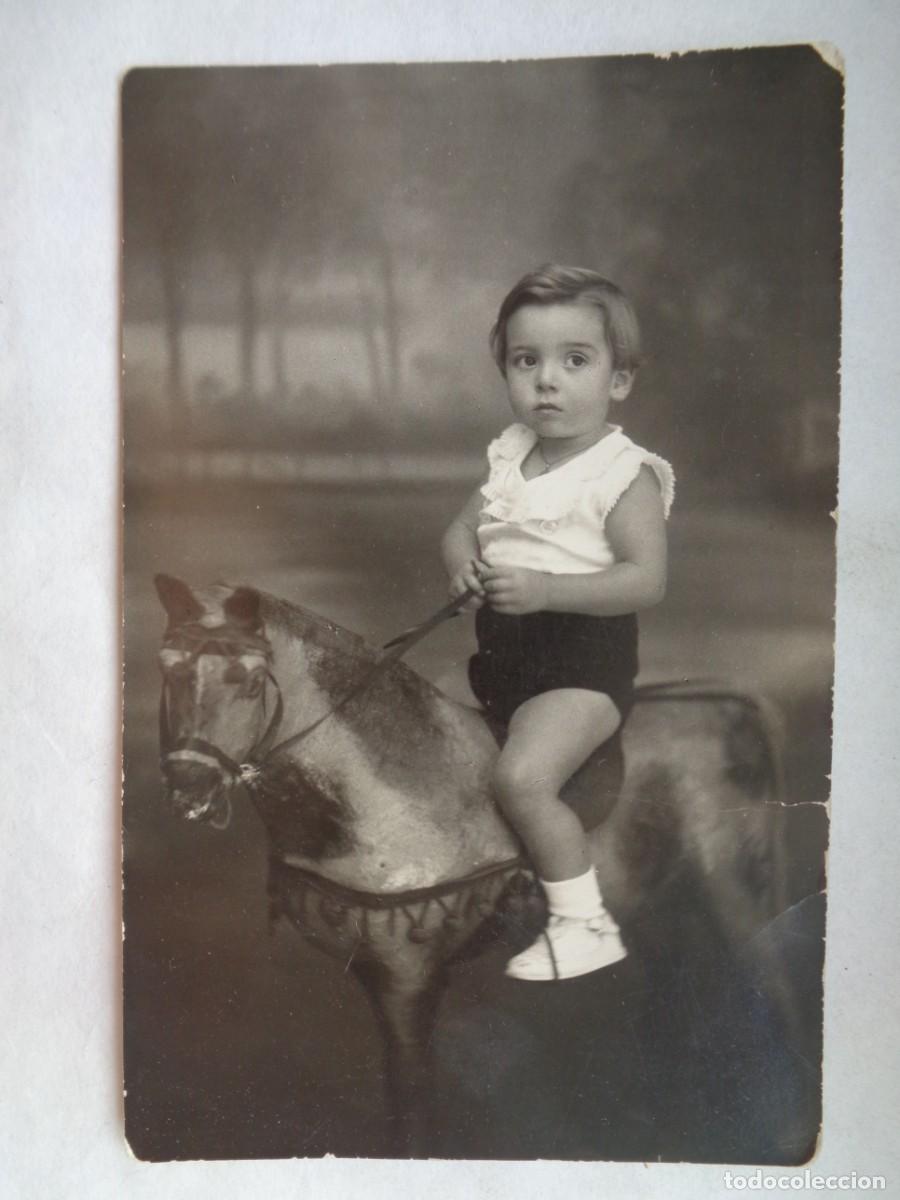 Alte Fotografie: PRECIOSA FOTO DE ESTUDIO DE NI&Ntilde;O EN CABALLITO DE CARTON . PRINCIPIOS DE SIGLO