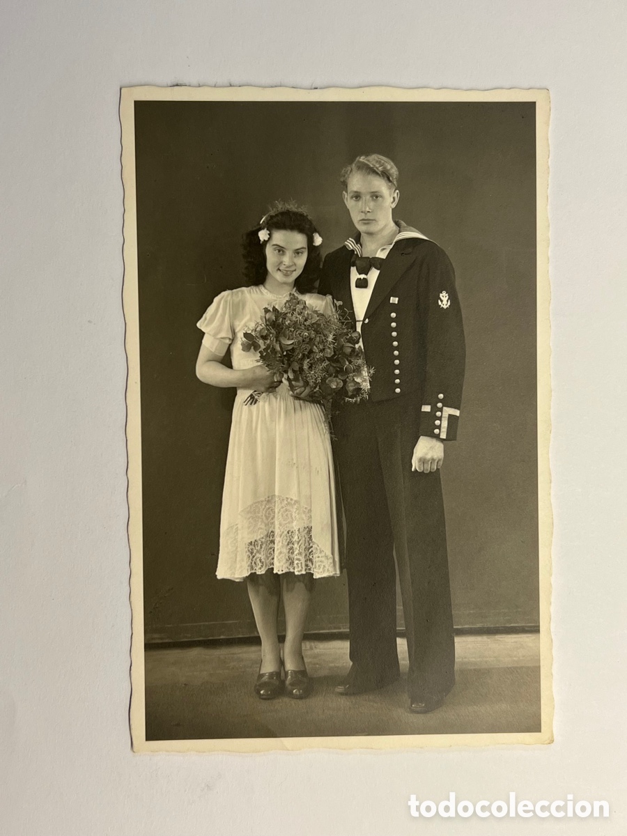Alte Fotografie: ALEMANIA MILITAR. Fotograf&iacute;a II Guerra Mundial Soldado de la Kriegsmarine con su esposa (h.1944?)