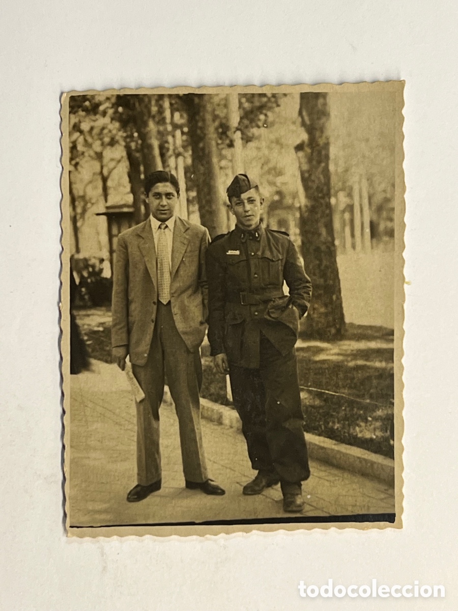 Fotograf&iacute;a antigua: MINUTEROS, fot&oacute;grafos de calle&hellip; Joven soldado del Bando Nacional (h.1945?)
