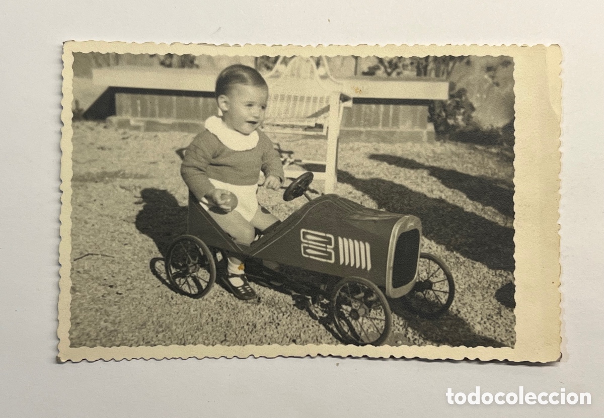 Fotograf&iacute;a antigua: NI&Ntilde;OS. Fotograf&iacute;a antigua. Feliz con su Auto descapotable&hellip; (h.1920?)